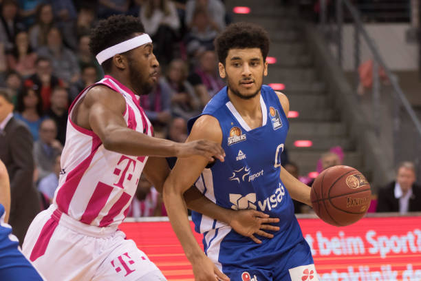 引擎中更容 引擎中更容