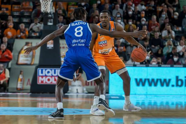 和中场控制 和中场控制