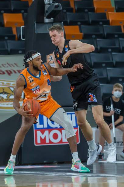 更广泛的受 更广泛的受